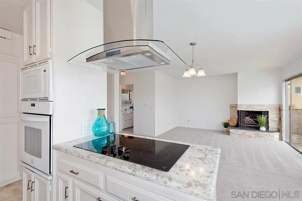 4338 Santa Monica Ave.